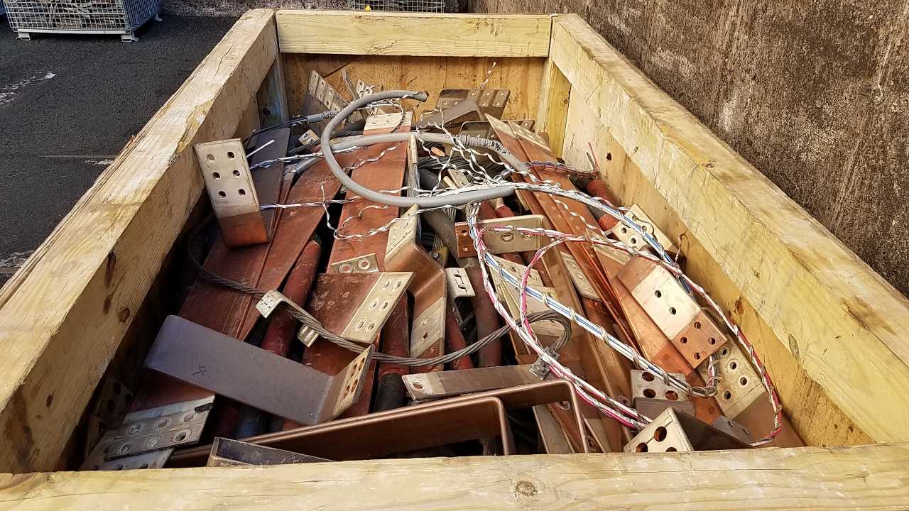 ASSORTED TRANSFORMER AND SWITCH GEAR PARTS - MISCELLANEOUS
