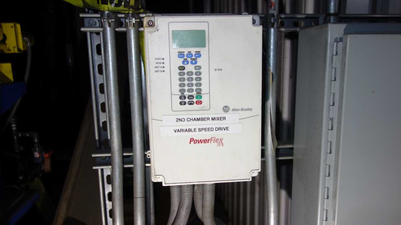 ALLEN BRADLEY POWERFLEX 70 7.5HP AC DRIVE, ENCLOSURE - MOTOR DRIVES