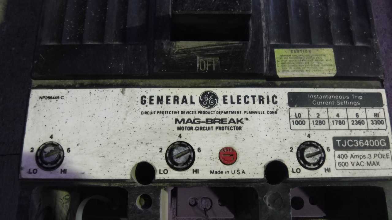 400 Amp General Electric Circuit Breaker - CIRCUIT BREAKERS