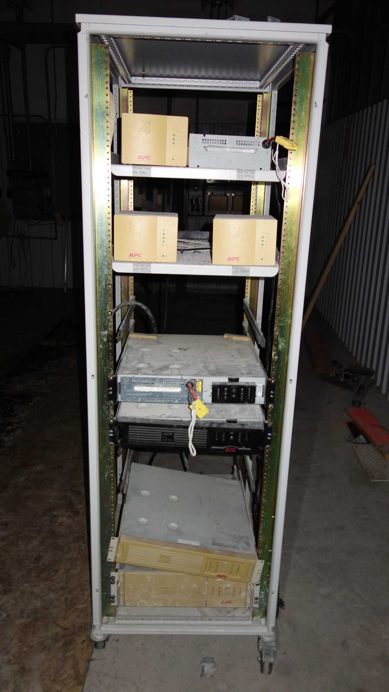 APC COMMUNICATIONS POWER SUPPLY SERVER RACK - ELECTRICAL COMPONENTS