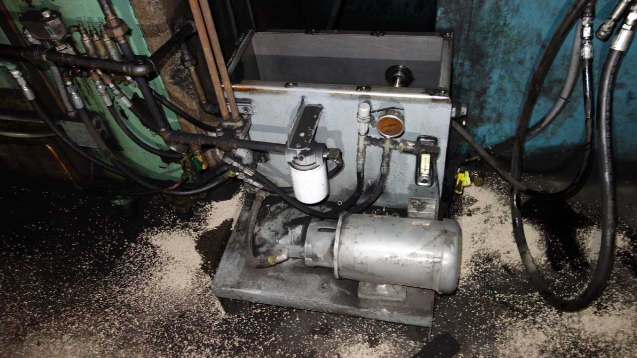LOT OF 6 HYDRAULIC POWER UNITS WITH GEAR PUMP 1HP - MISCELLANEOUS