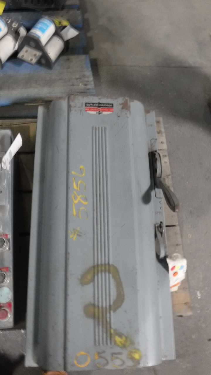 200 Amp Cutler-Hammer Safety Switch - DISCONNECT SWITCHES