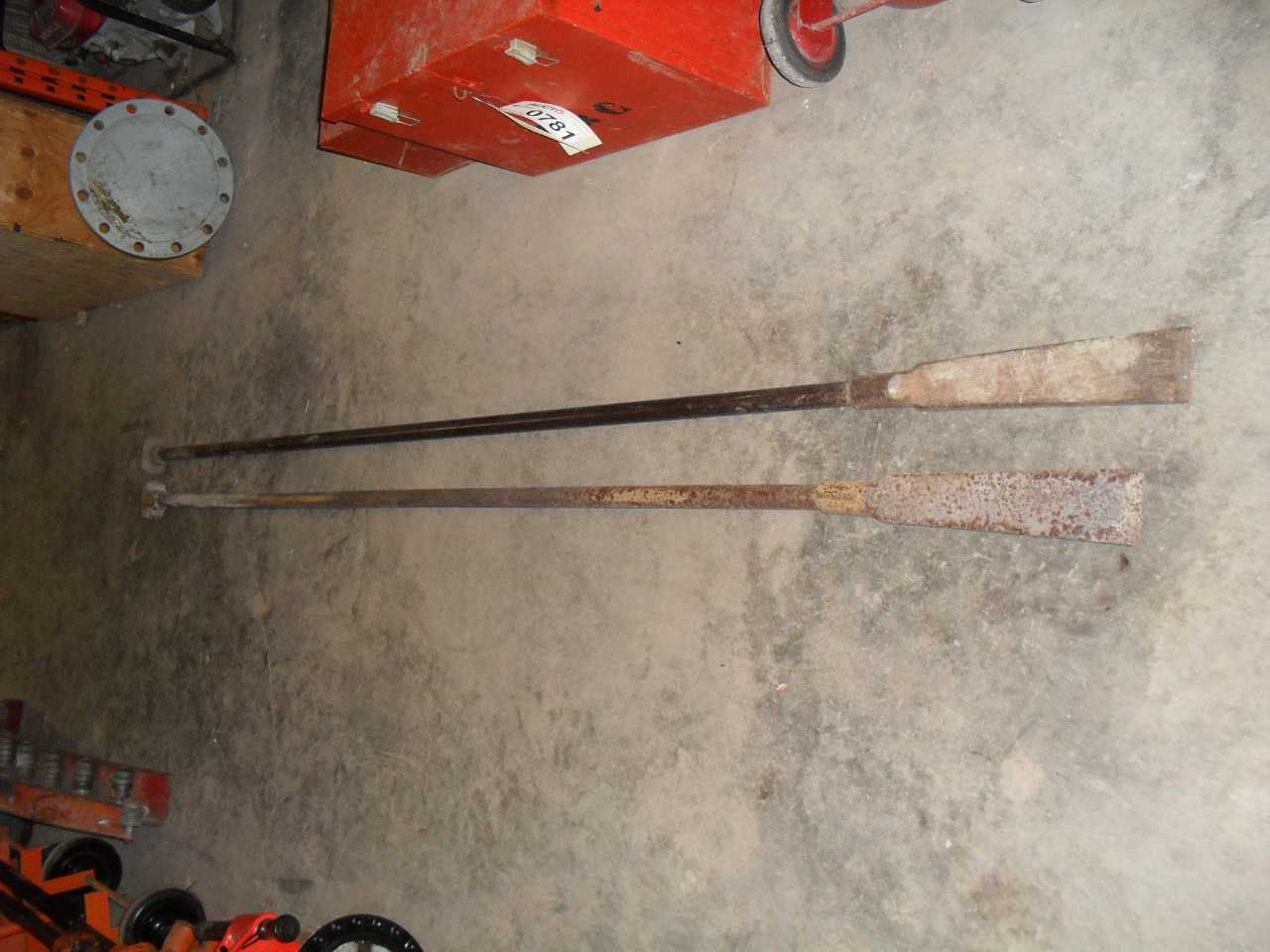 LOT OF 2 UTILITY SPUD BARS - ELECTRIC POWER TOOLS