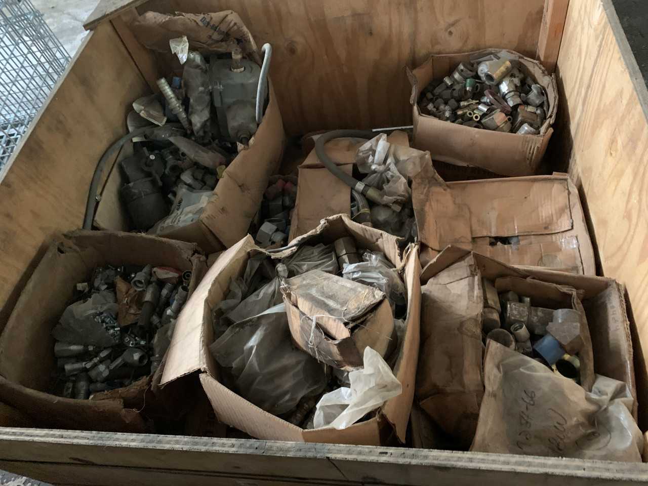 LARGE CRATE OF NEW HYDRAULIC FITTINGS PARKER ETC. - PROCESS EQUIPMENT