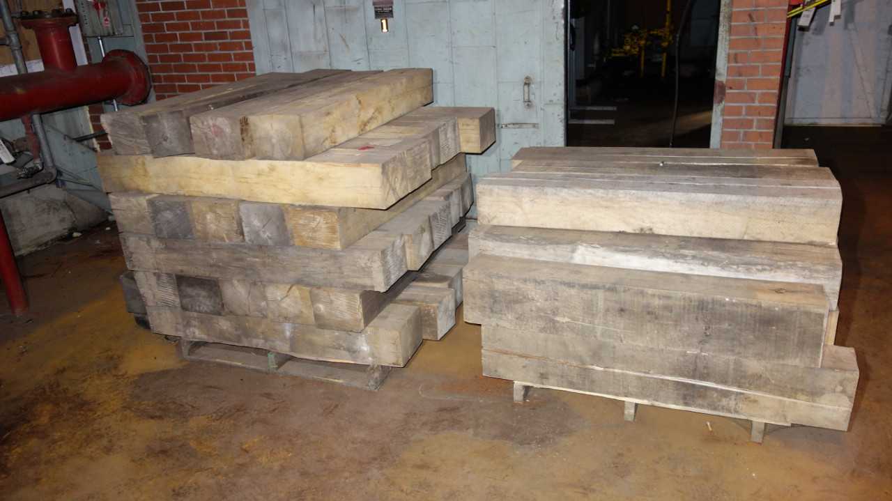 LOT OF ASSORTED RIGGING WOOD BLOCKS AND PLYWOOD - ELECTRIC POWER TOOLS