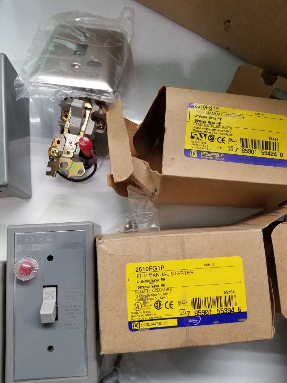 ASSORTMENT OF MANUAL STARTERS (QTY - 45) - MISCELLANEOUS