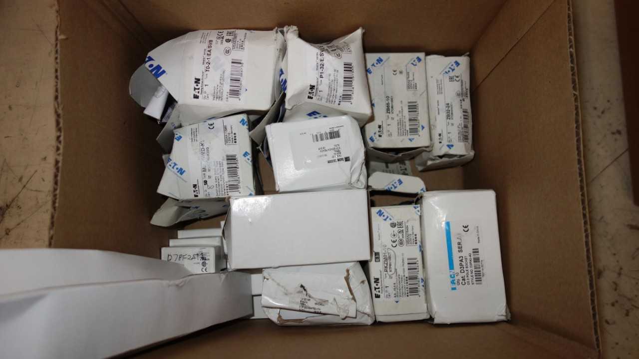 1 BOX OF EATON / CUTLER HAMMER ELECTRICAL - ELECTRICAL COMPONENTS