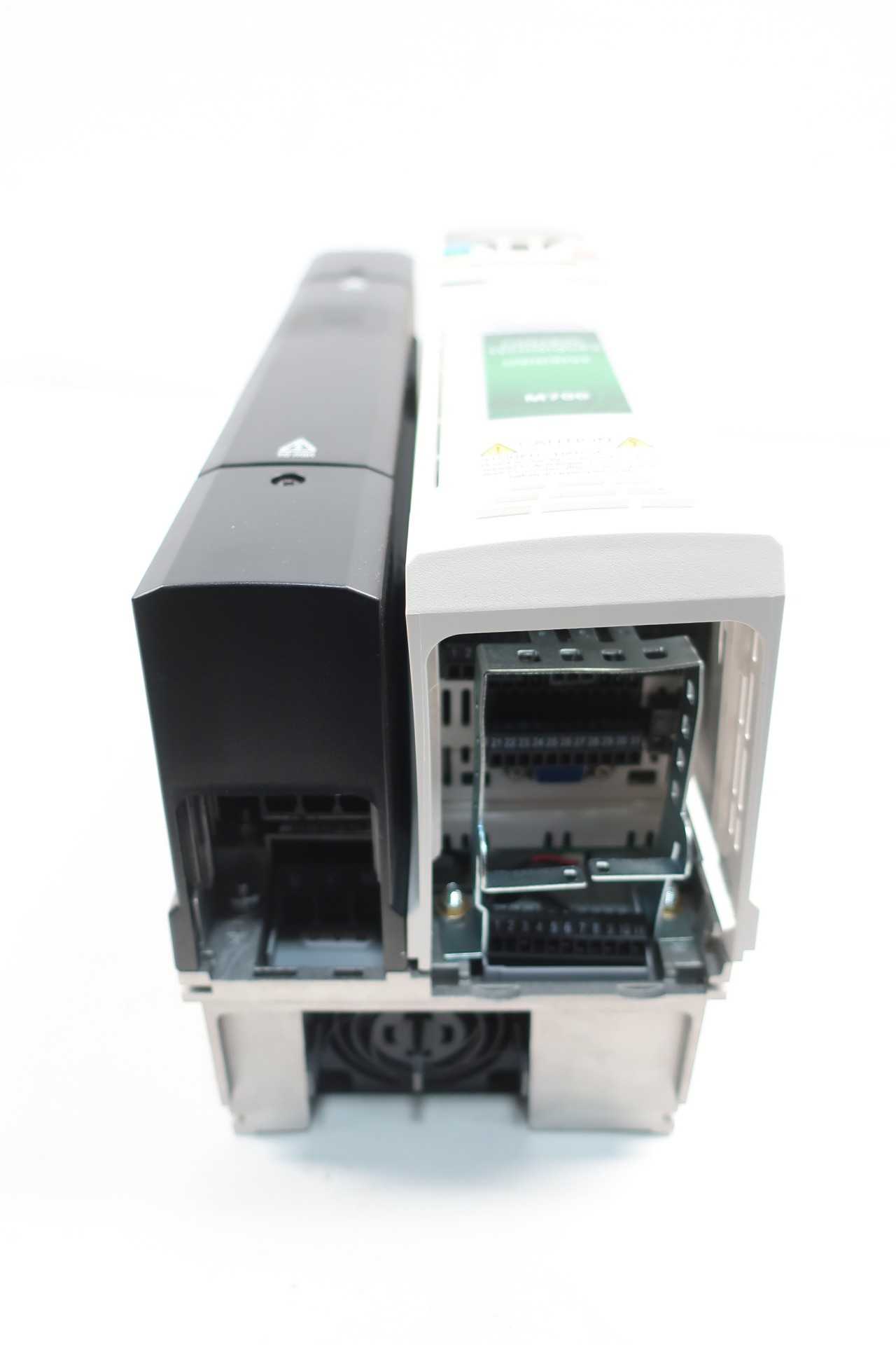 EMERSON M700054 00300 A CONTROL TECHNIQUES UNIDRIVE AC VFD DRIVE - MOTOR DRIVES