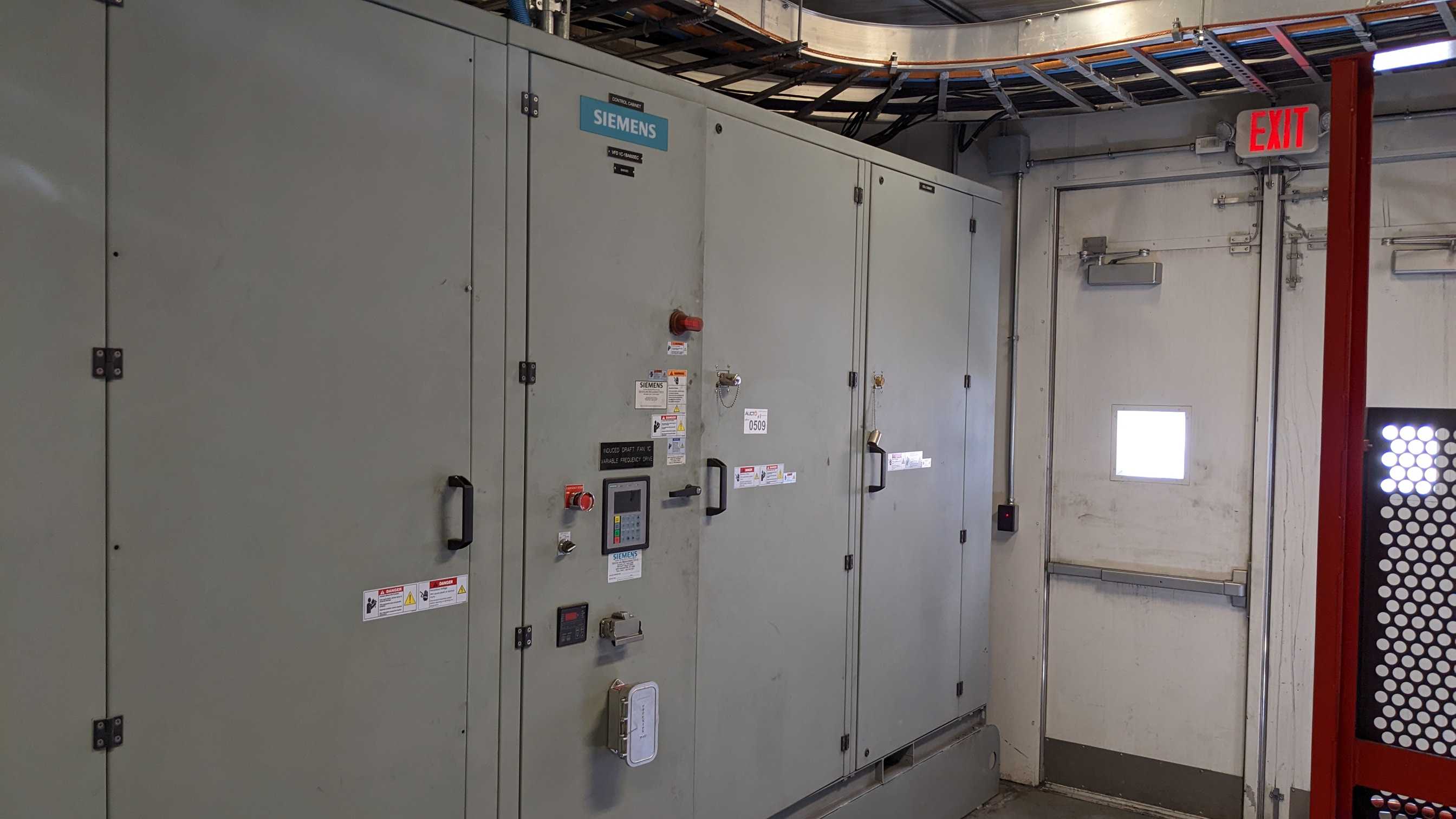 SIEMENS VFD 3 DOOR CONTROL CABINET - AUTOMATION & CONTROLS SIEMENS VFD 3 DOOR CONTROL CABINET - AUTOMATION & CONTROLS