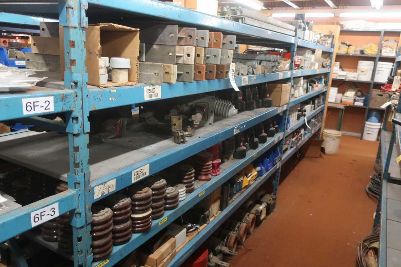 LOT OF ASSORTED ELECTRICAL EQUIPMENT - ELECTRICAL COMPONENTS