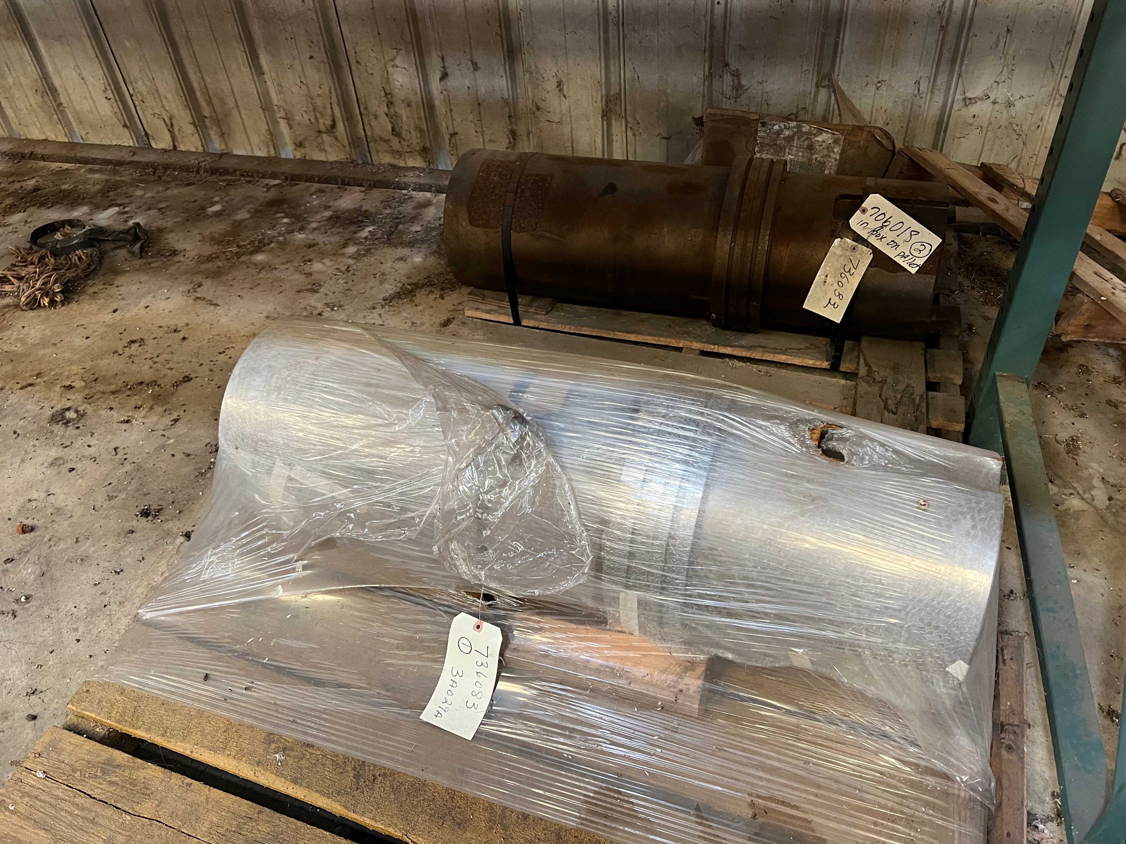 CONTENTS OF RACKING (RACKING NOT INCLUDED) - PALLET RACKING