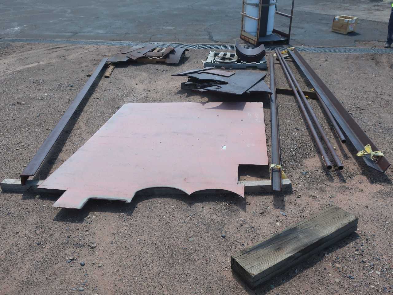 Lot of flat, round and L steel stock