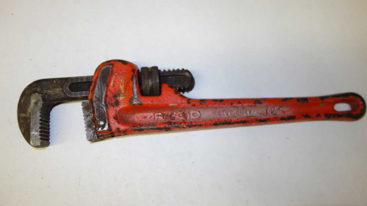 LOT OF 5 RIDGID 12 IN ADJUSTABLE PIPE WRENCHES - HAND TOOLS