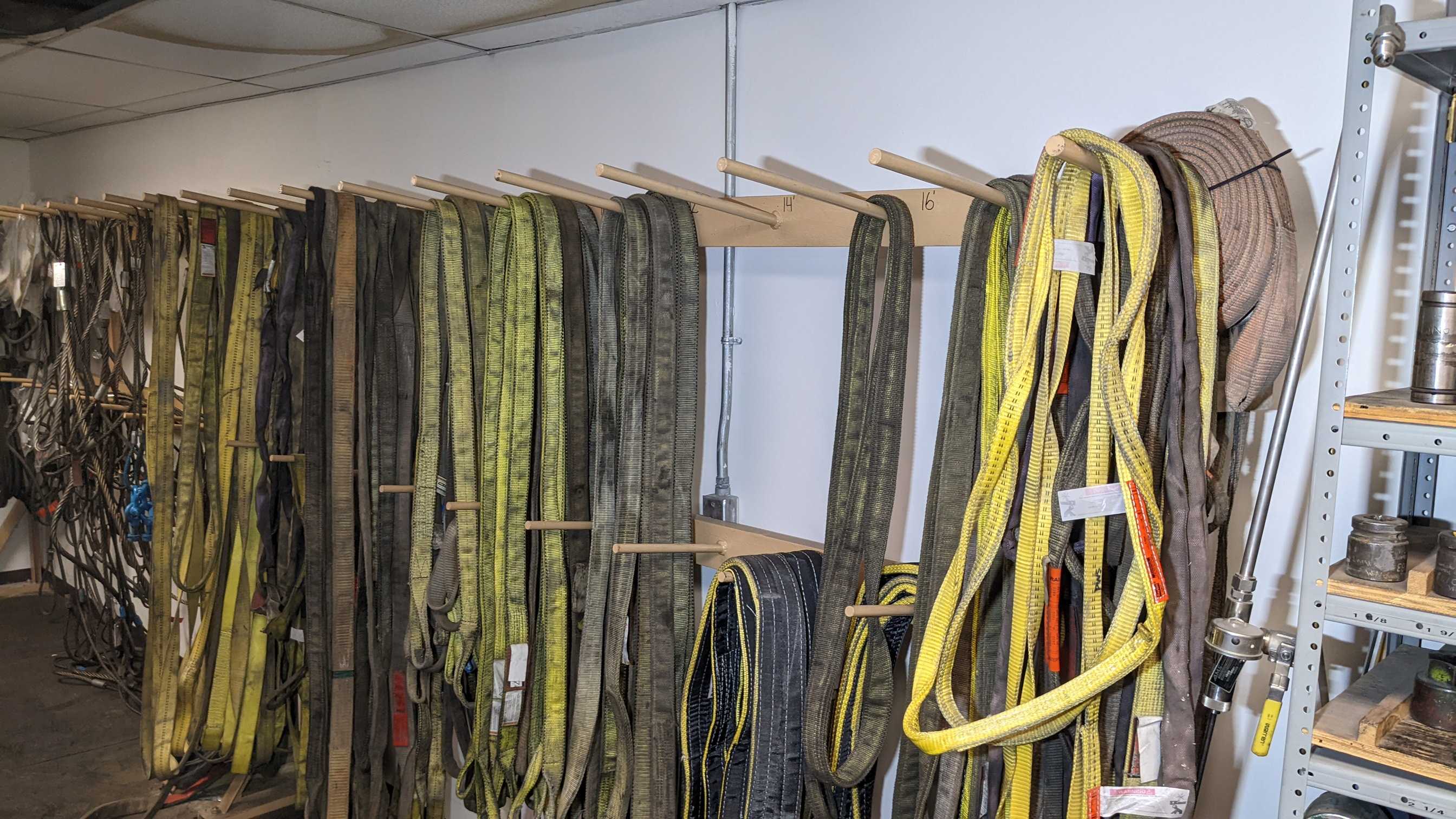 LOT OF ROPES AND SLINGS - ELECTRIC POWER TOOLS LOT OF ROPES AND SLINGS - ELECTRIC POWER TOOLS