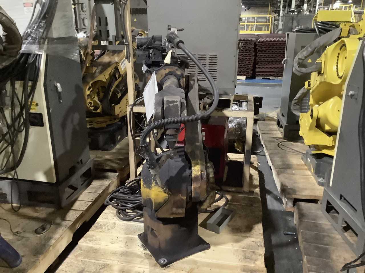 Pair of Fanuc ArcMate 120iB w/ RJ3iB Robots - INDUSTRIAL ROBOTS
