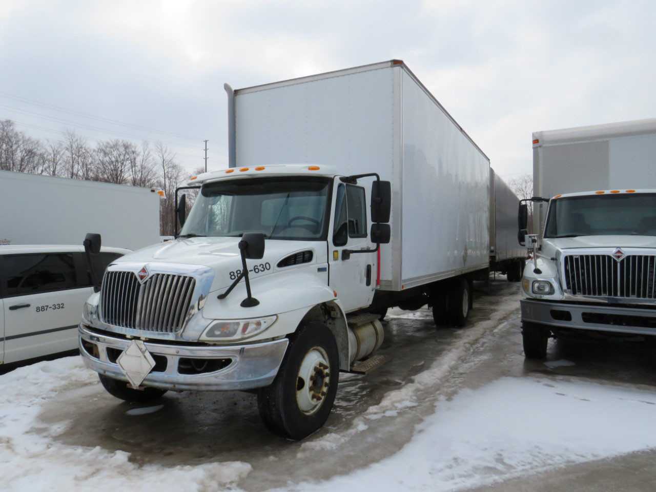 2010 NAVISTAR INTERNATIONAL 4300 SBA 4X2 TRUCK - CONTENTS NOT INCLUDED - HYDRO EXCAVATOR TRUCKS 2010 NAVISTAR INTERNATIONAL 4300 SBA 4X2 TRUCK - CONTENTS NOT INCLUDED - HYDRO EXCAVATOR TRUCKS