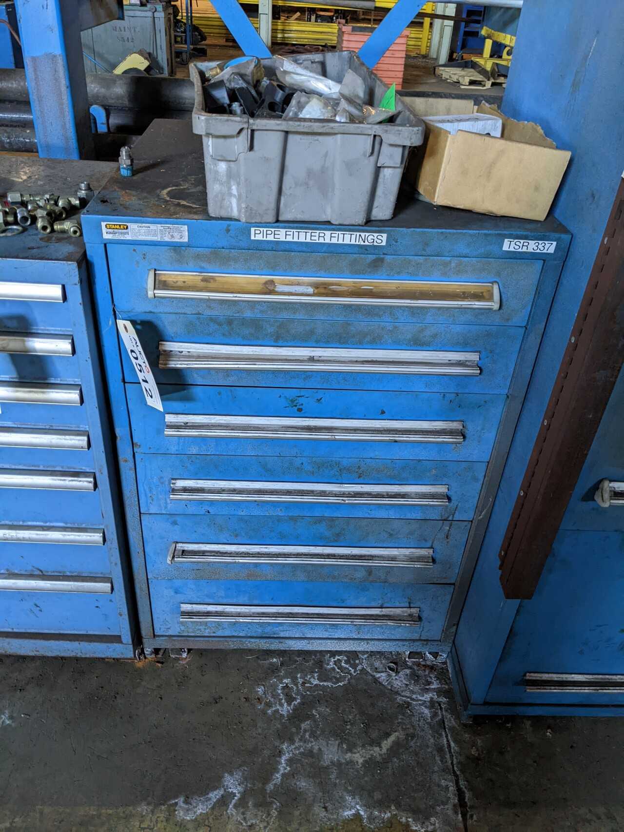 6 DRAWER STANLEY VIDMAR TOOL CABINET WITH CONTENTS, ASSORTED PIPE FITTINGS, ELBOWS - TOOL STORAGE
