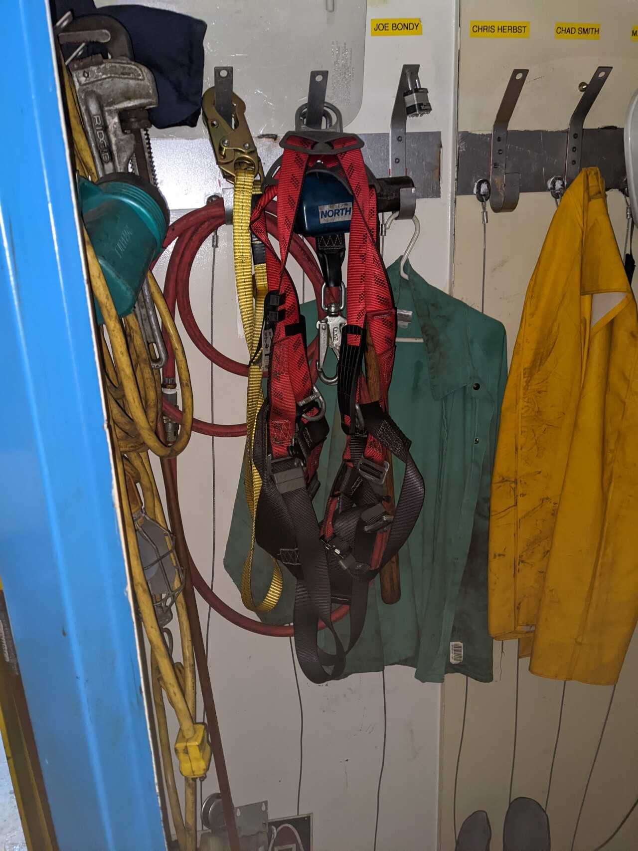 1 DOOR TOOL CABINET WITH CONTENTS, ASSORTED SAFETY EQUIPMENT, HARNESSES, PIPE WRENCH - SAFETY EQUIPMENT