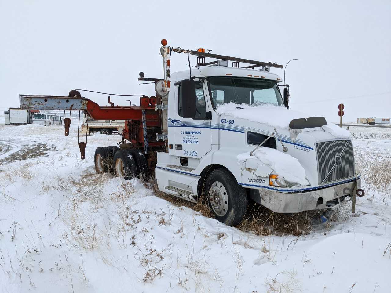 1998 Volvo GM Heavy Duty Truck - HYDRO EXCAVATOR TRUCKS