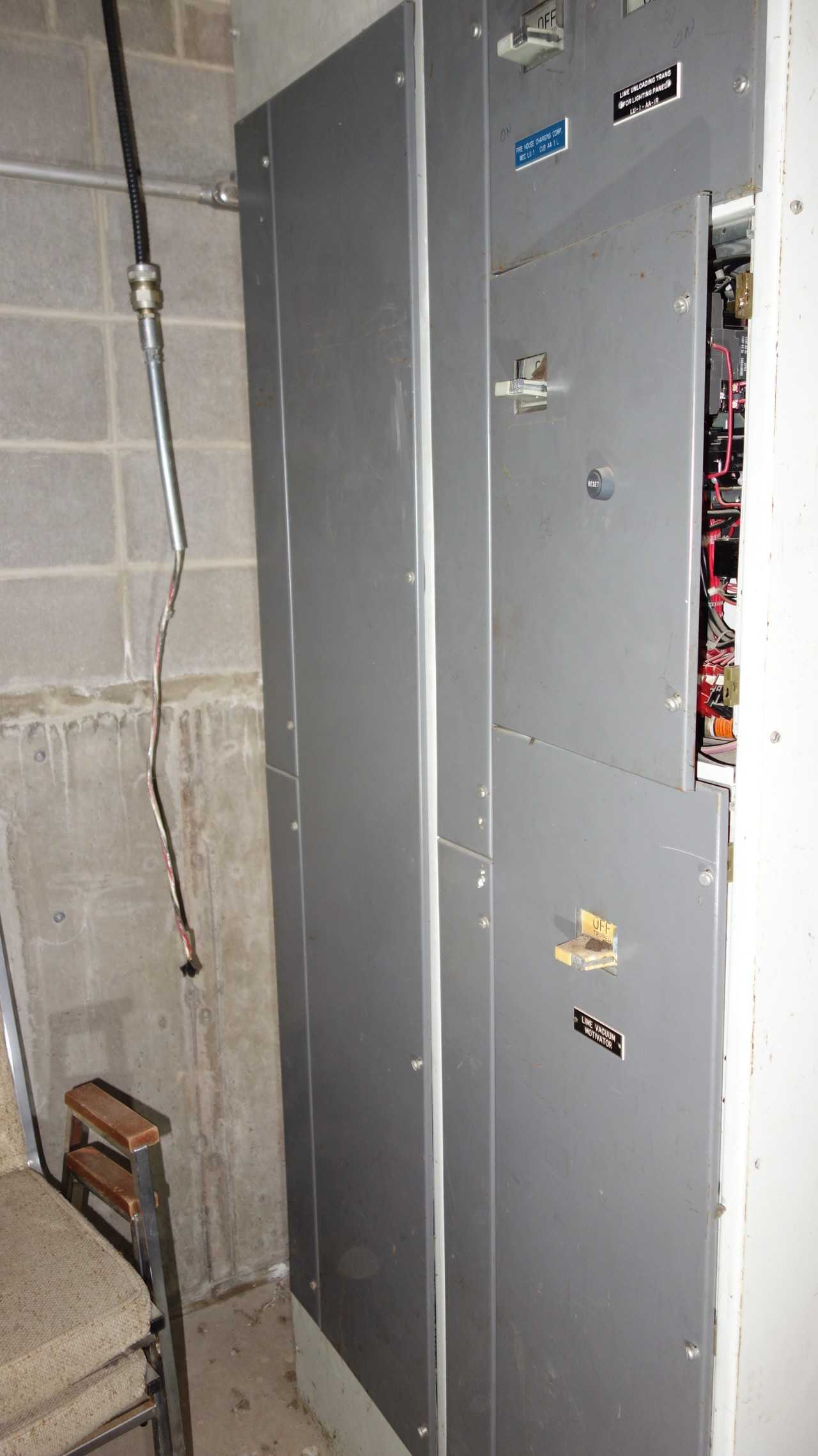 2X SECTIONS WESTINGHOUSE MCC W/ SIZE 1, 2, 4 STARTERS - MOTOR CONTROL CENTERS