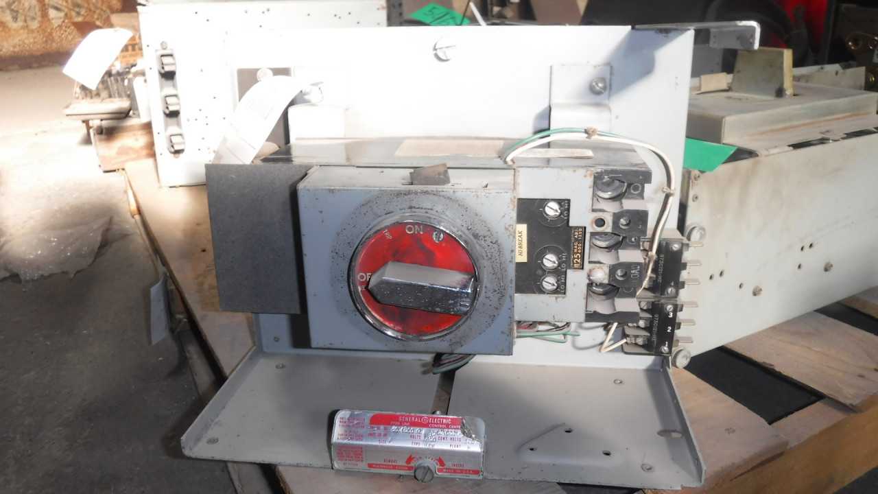 225 Amp GE Circuit Breaker and MCC Bucket - CIRCUIT BREAKERS