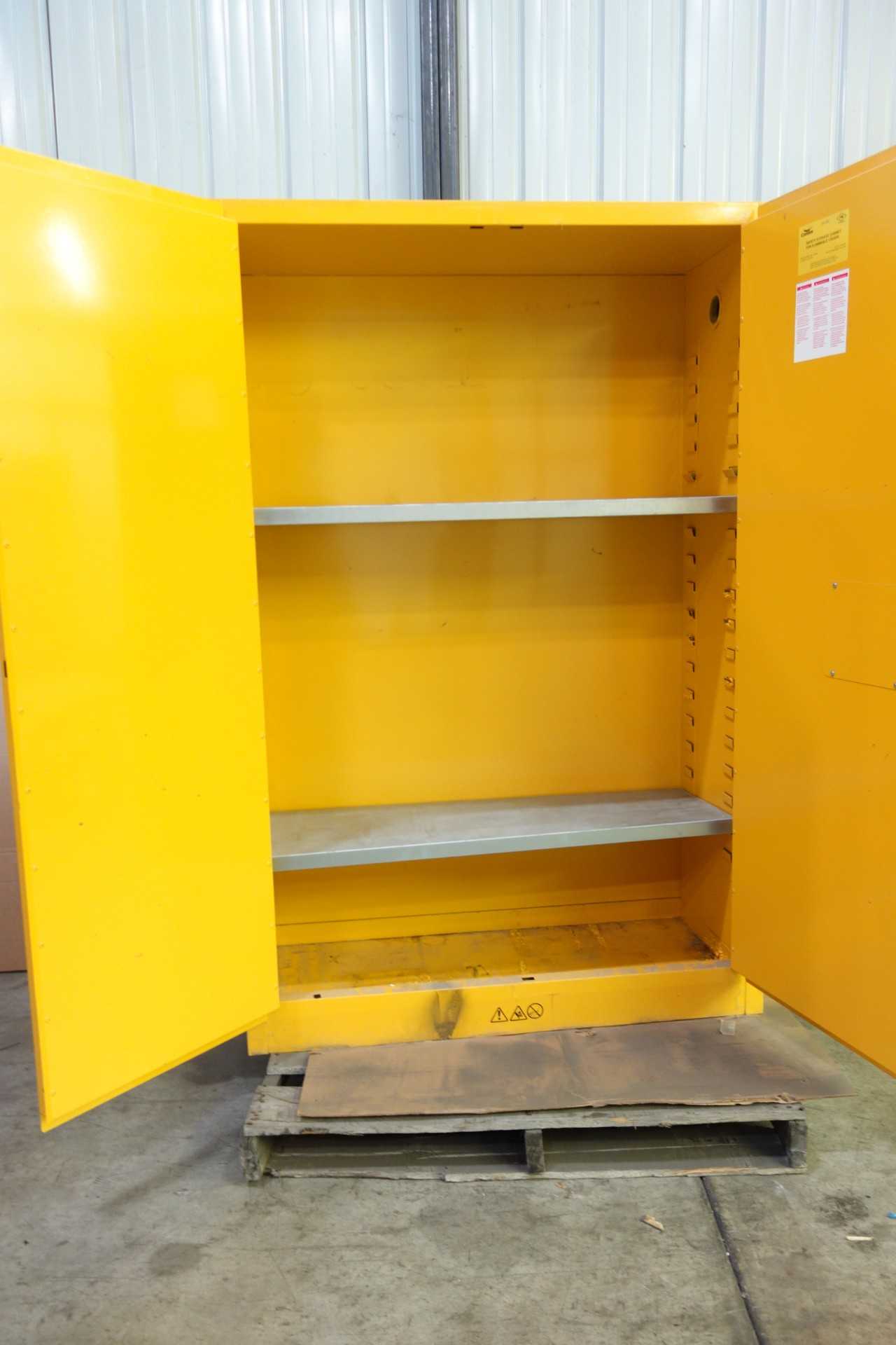 CONDOR 42X501A SAFETY STORAGE CABINET - SAFETY EQUIPMENT