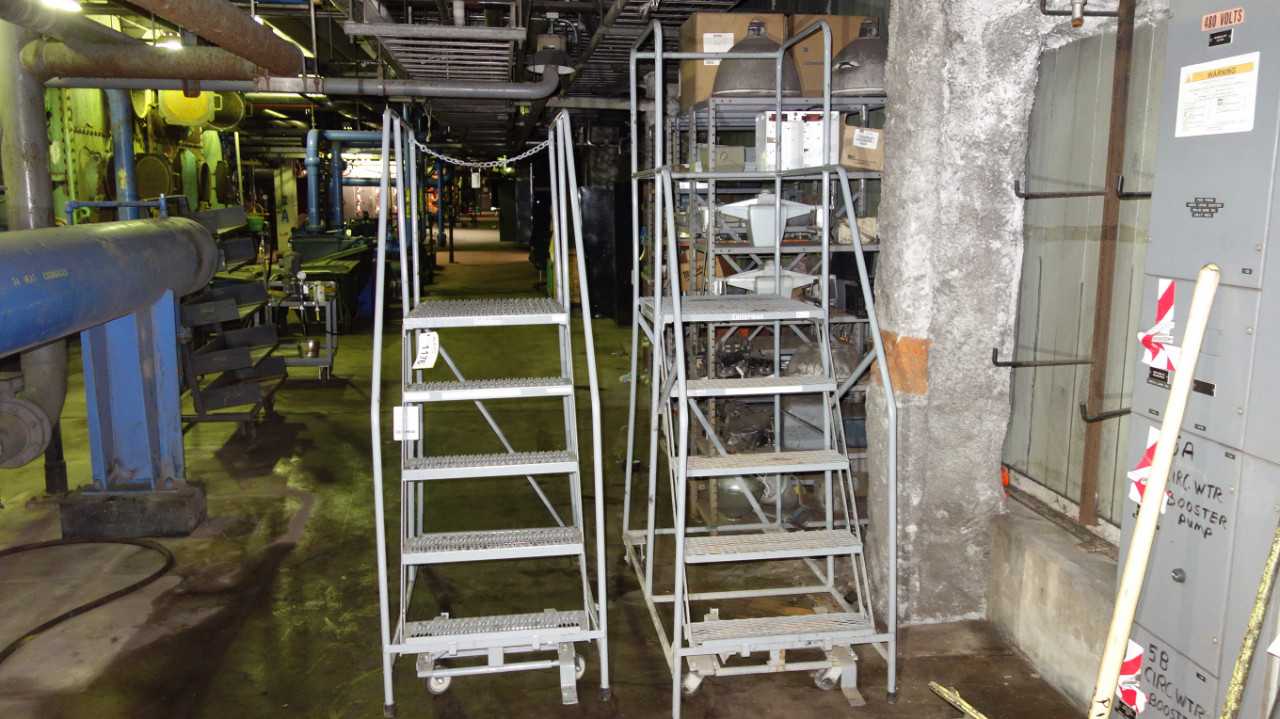 COTTERMAN ROLLING STEP LADDER 450LB - MATERIAL HANDLING