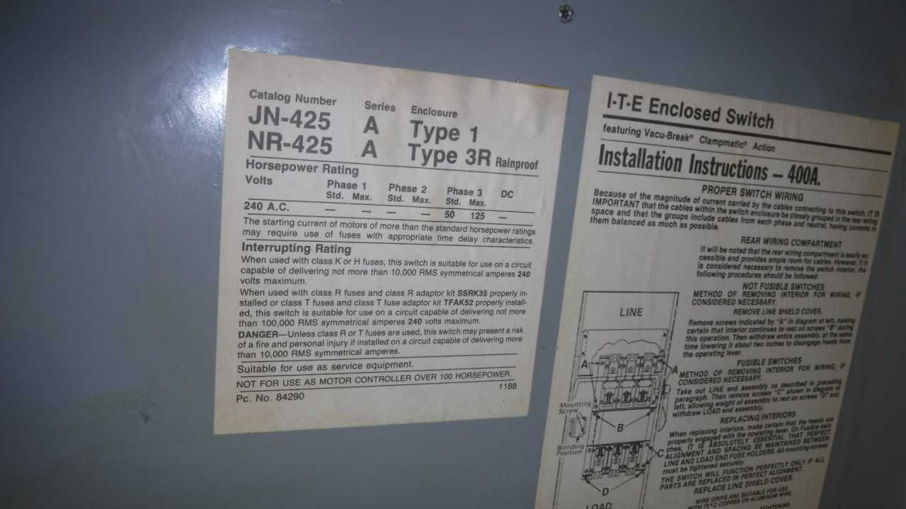 400 Amp ITE Enclosed Switch - DISCONNECT SWITCHES