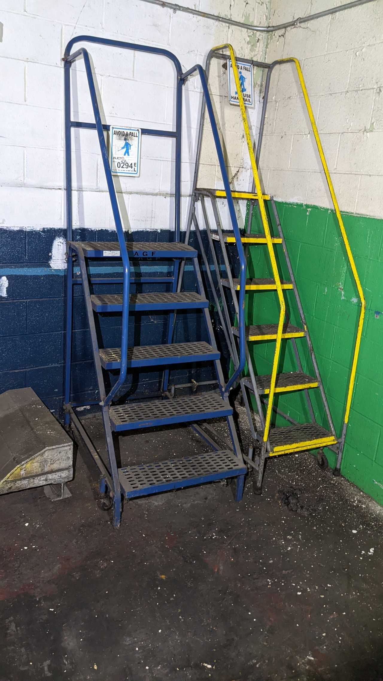 Lot of 2 Step ladders 5' and 6' - MATERIAL HANDLING