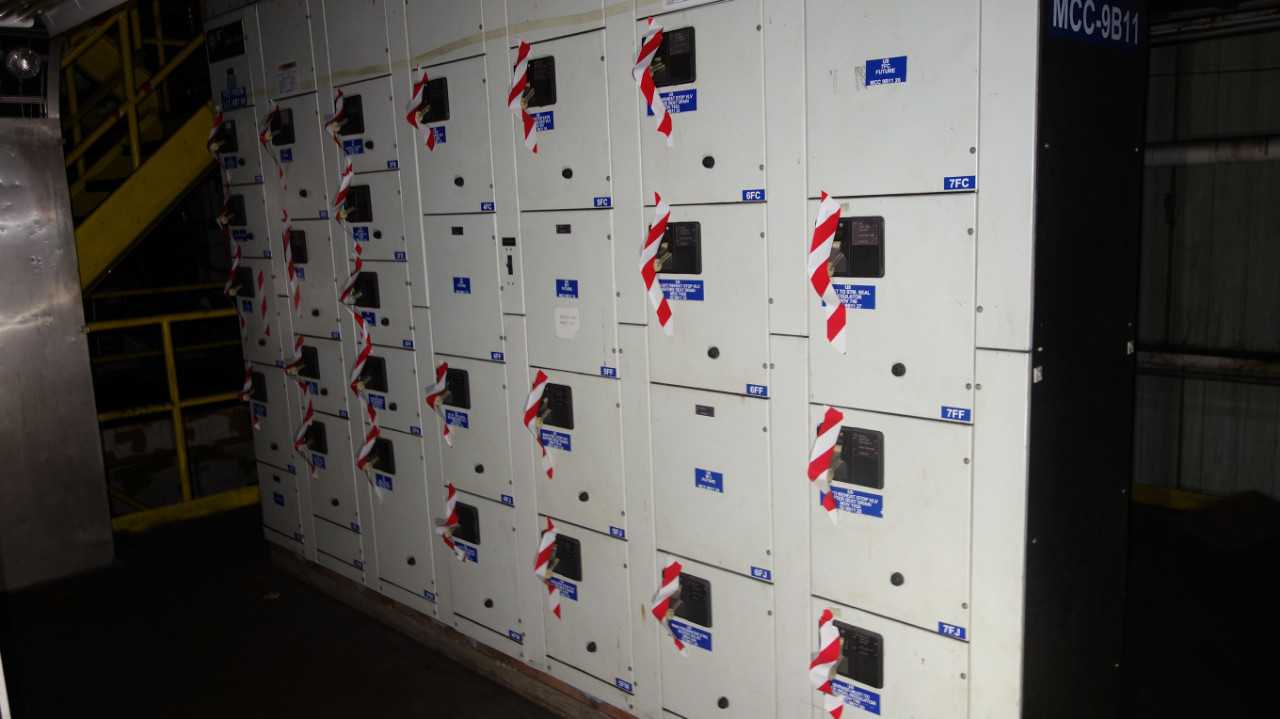 X7 VERTICAL SECTIONS OF WESTINGHOUSE MCC BUCKETS - MOTOR CONTROL CENTERS