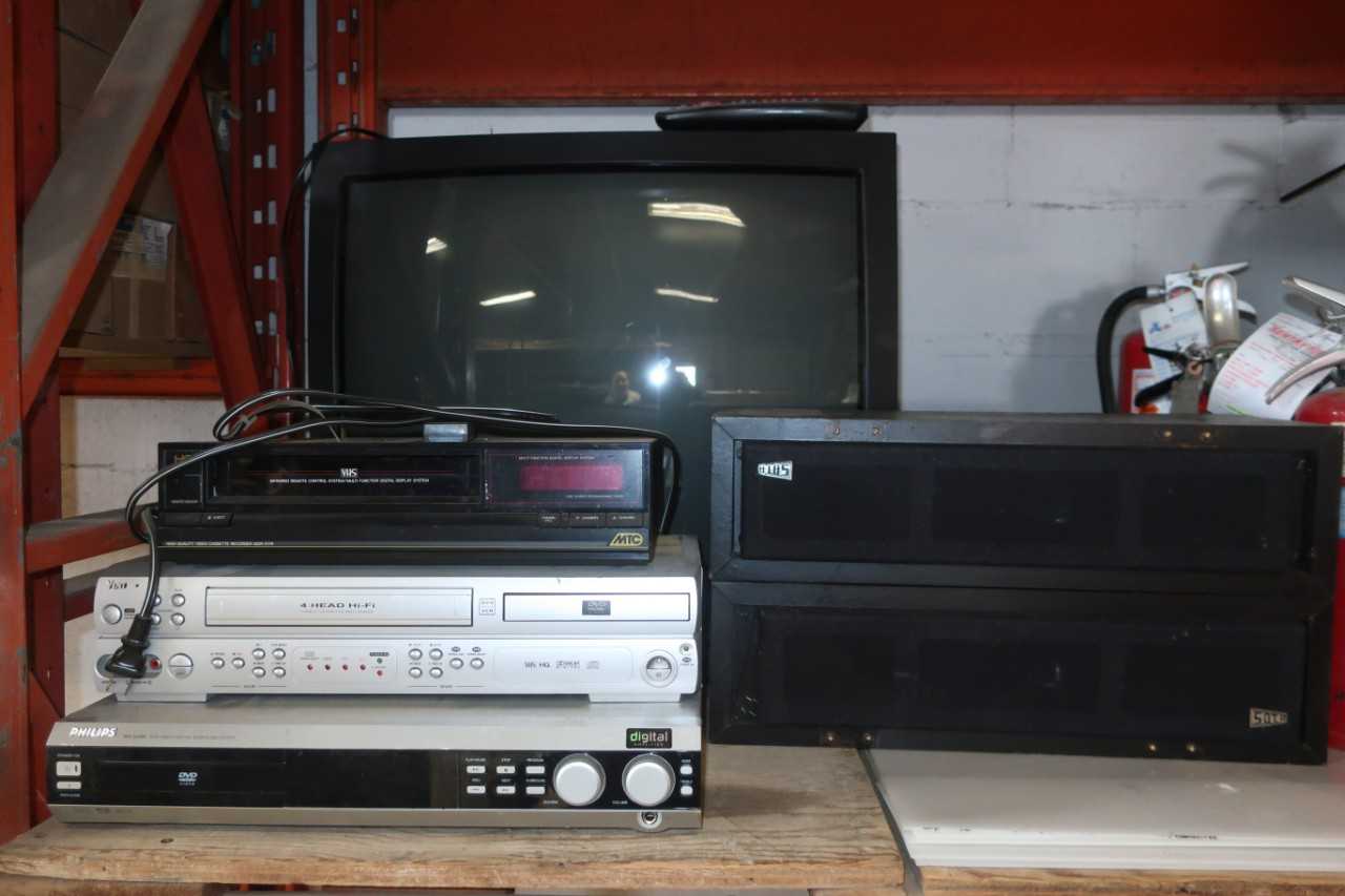 LOT OF ASSORTED HOME ENTERTAINMENT EQUIPMENT, TV, VCR/DVD, VHS, SPEAKERS - MISCELLANEOUS