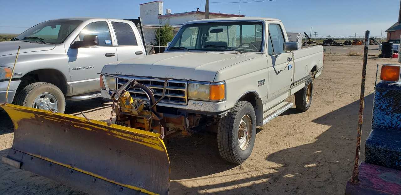 Ford F250 Pickup Plow 4x4 V8 Runs - BUSES Ford F250 Pickup Plow 4x4 V8 Runs - BUSES