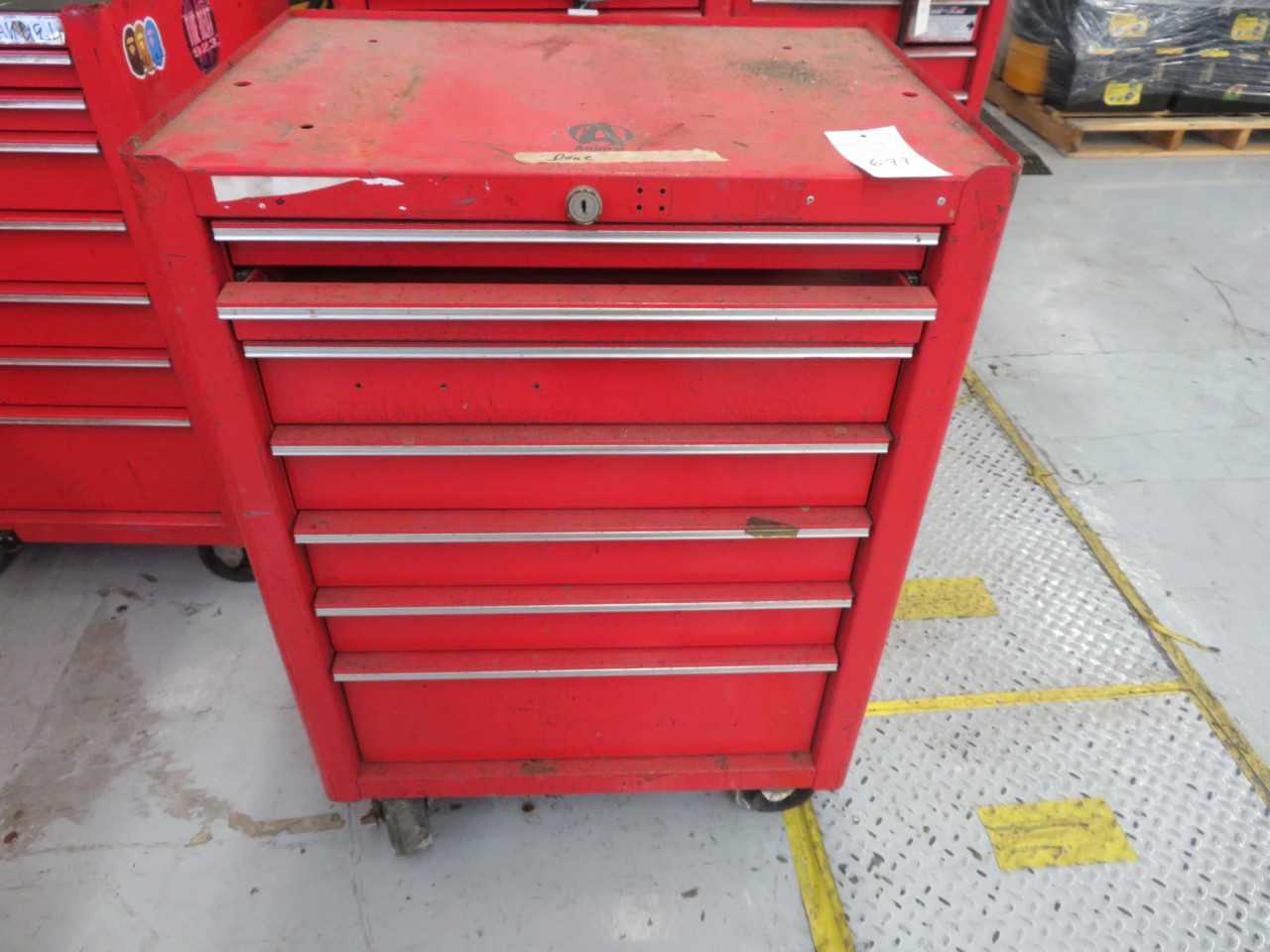 7 Drawer Tool Box Snap On - MISCELLANEOUS