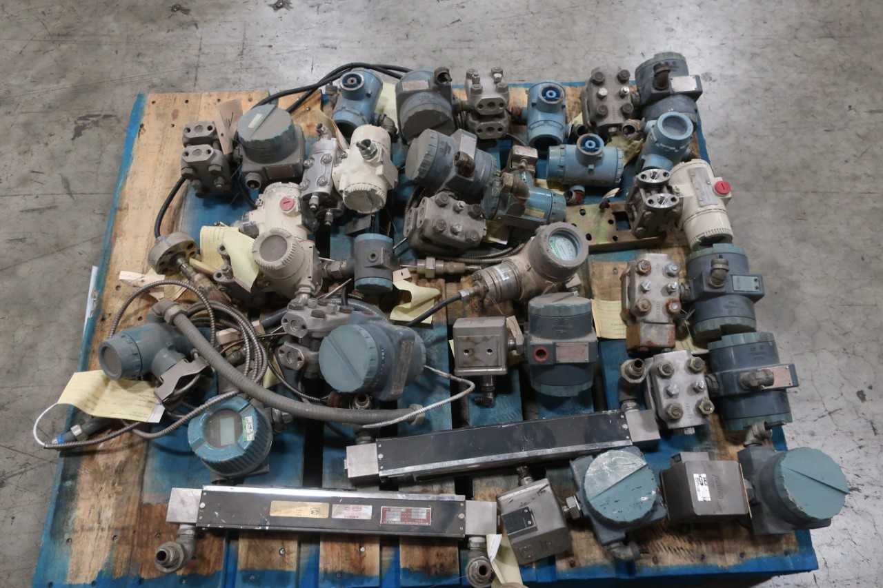 1 PALLET OF ASSORTED TRANSMITTERS ROSEMOUNT HART TAYLOR - INSTRUMENTATION