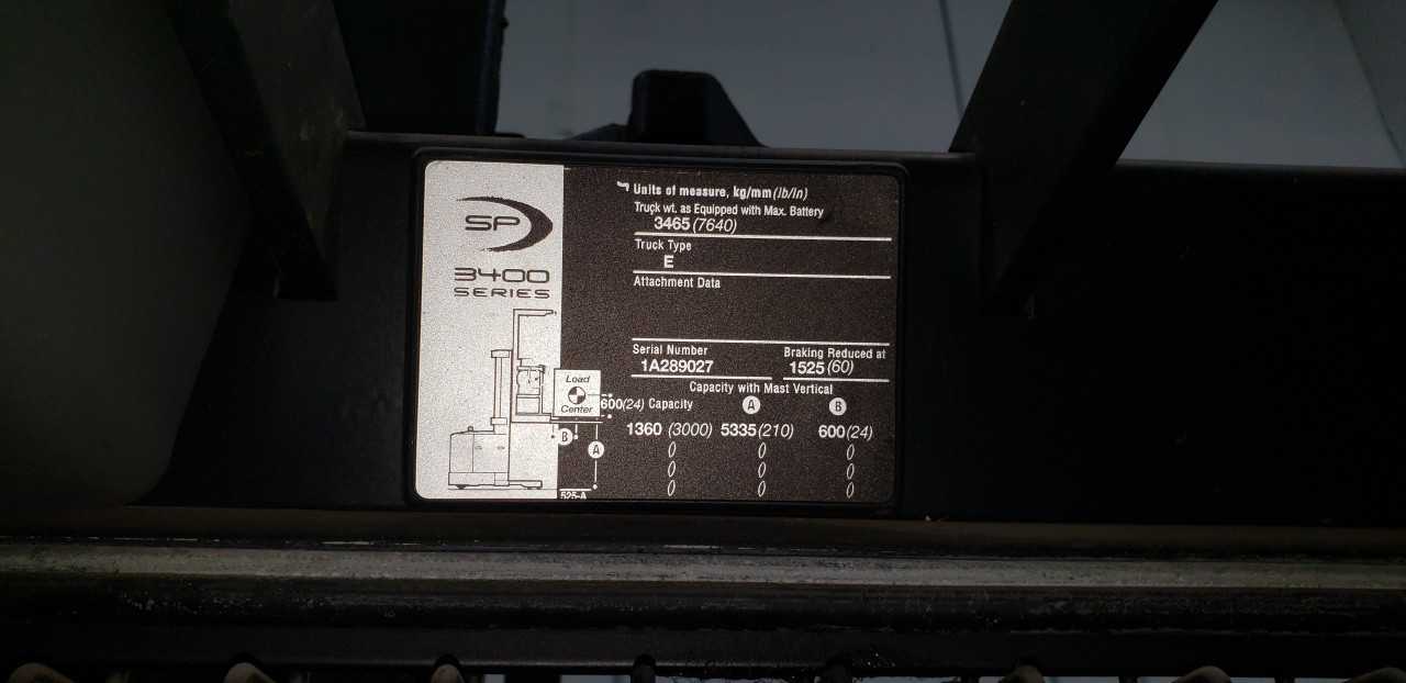 2005 Crown SP342030TT210 order picker Grove City OH - ORDER PICKER
