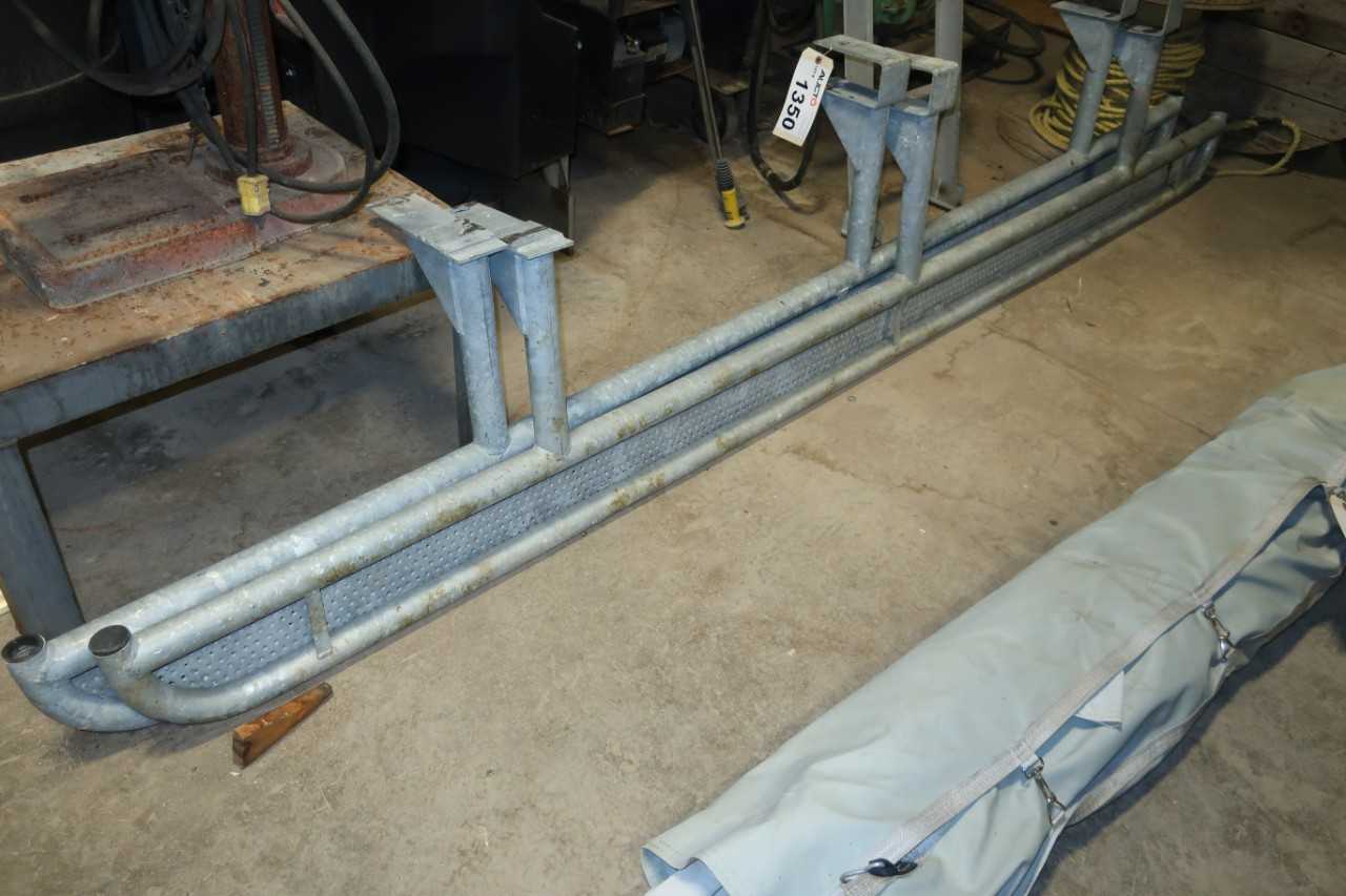 LOT OF 2 HEAVY DUTY RUNNING BOARDS - MISCELLANEOUS