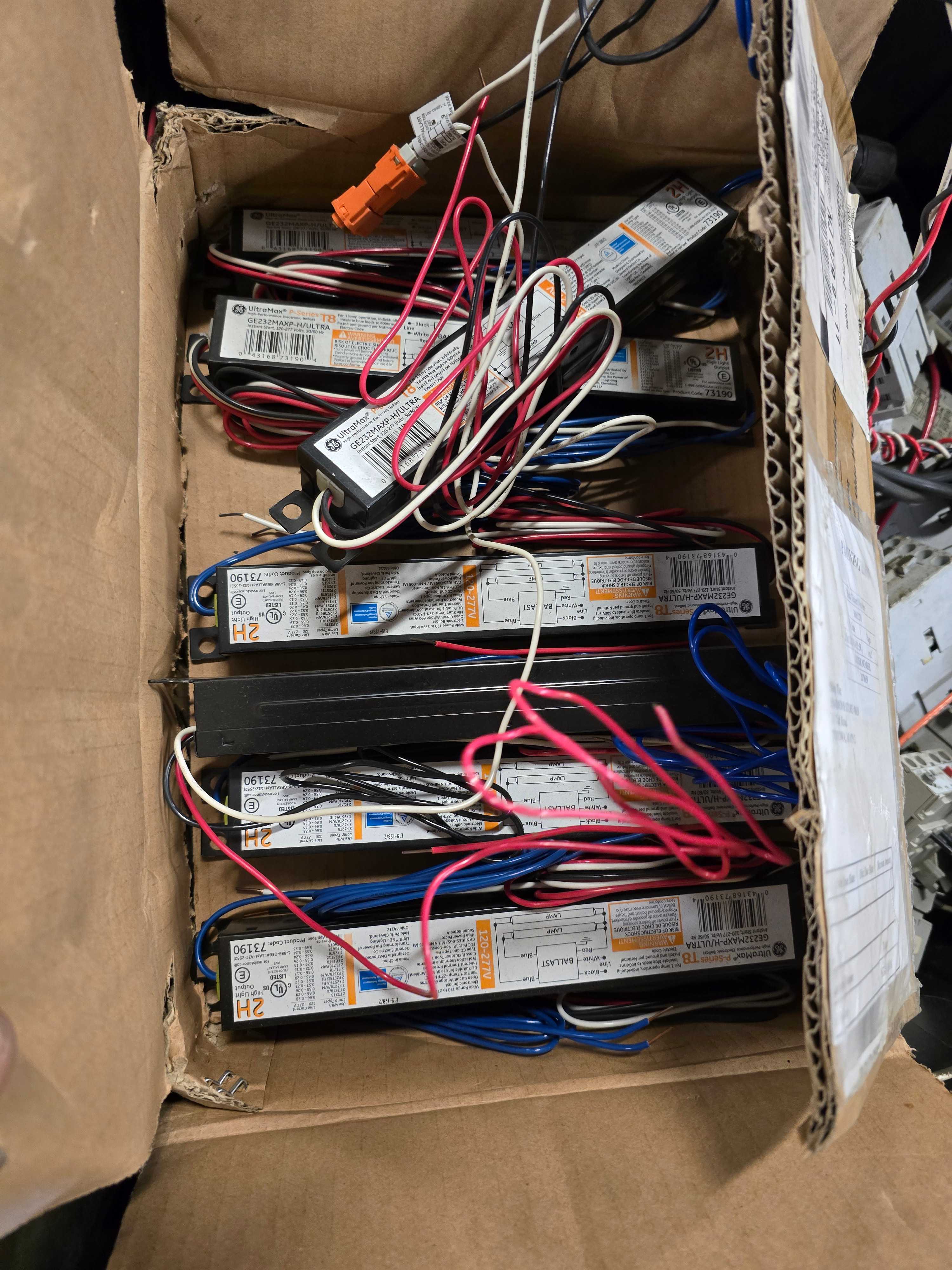 LOT OF ASSORTED ELECTRICAL PARTS - ELECTRICAL COMPONENTS