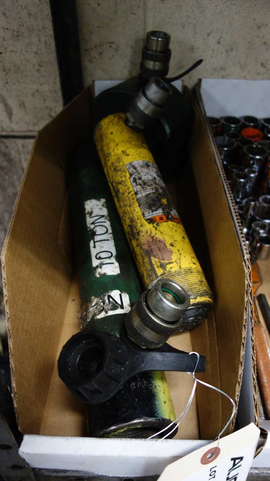 ASSORTED LOT OF 3 HYDRAULIC RAMS - HAND TOOLS