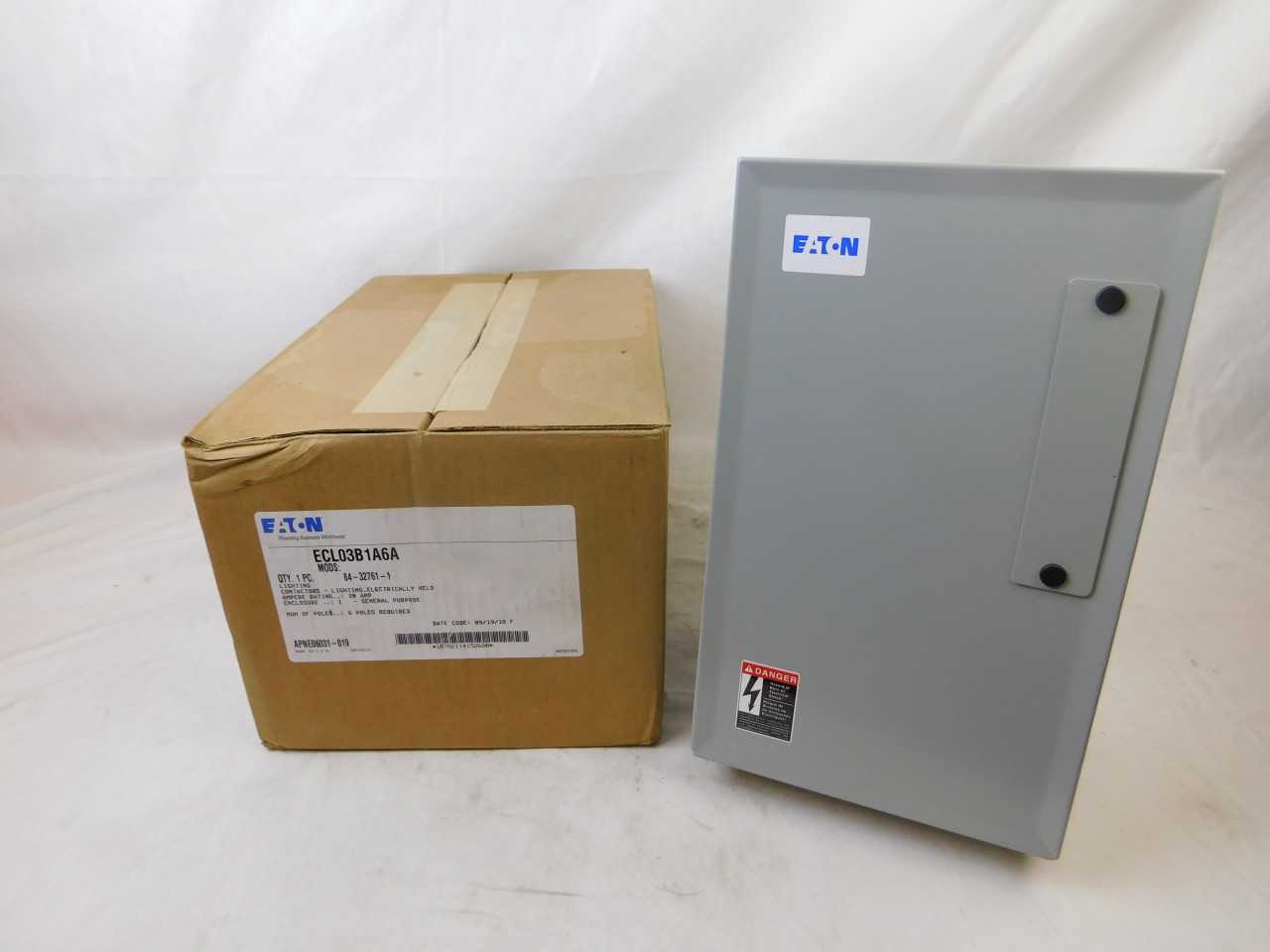 Lot of Quantity 2x ECL03B1A6A Lighting Contactors - LIGHTING