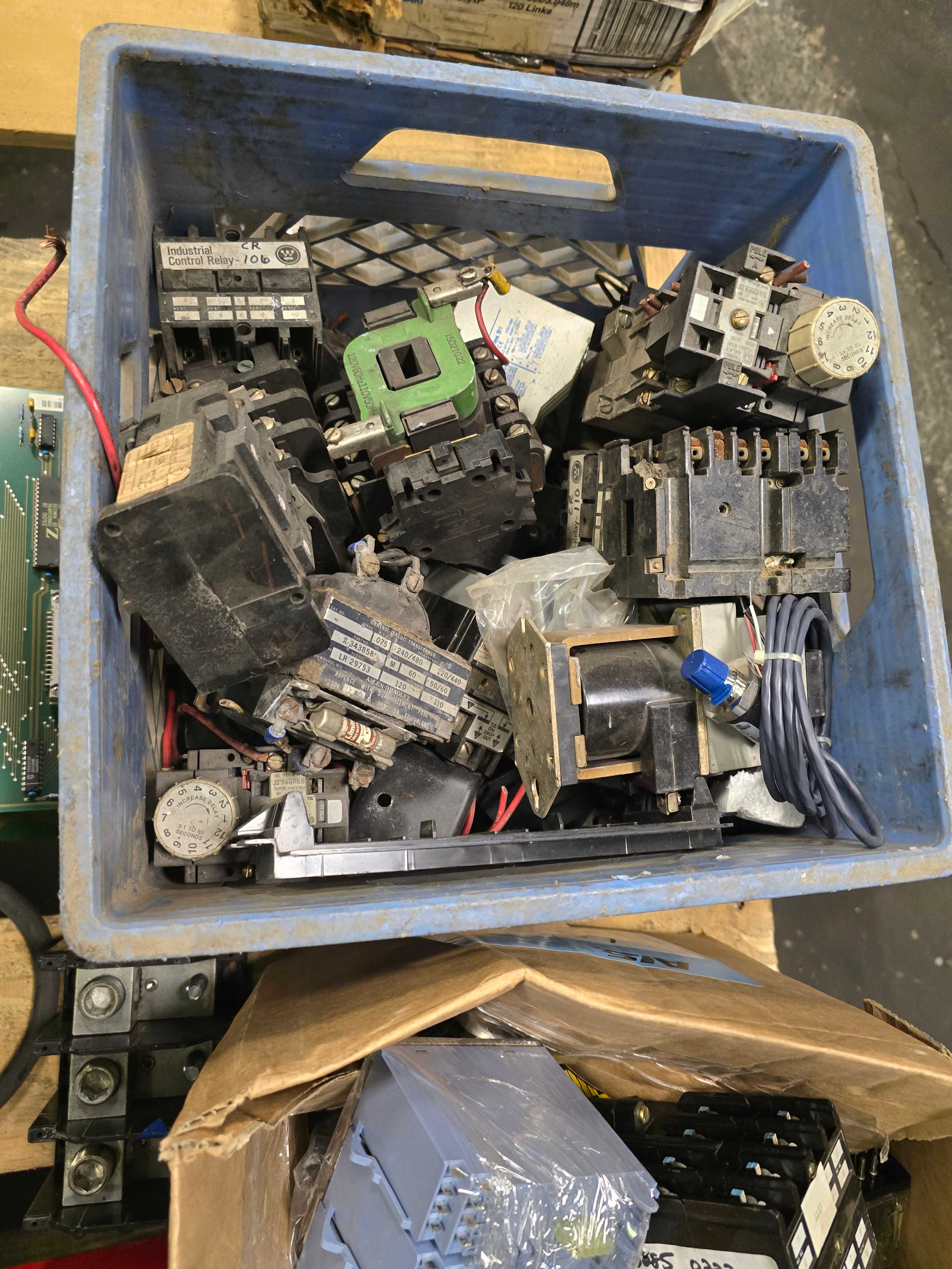 LOT OF INDUSTRIAL & ELECTRICAL PARTS - INDUSTRIAL PARTS