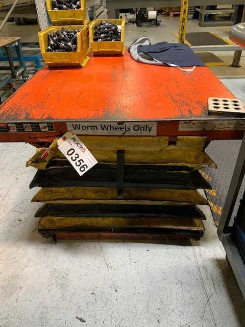 Presto electric scissor lift table x2 - MISCELLANEOUS