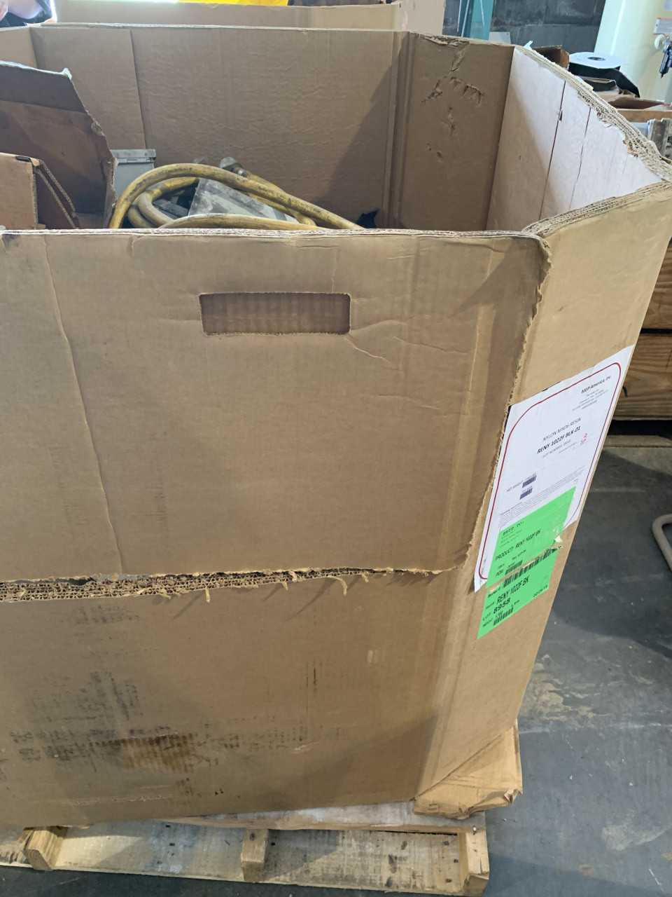 CRATE OF MISC. ELECTRICAL AUTOMATION EQUIPMENT ETC. - ELECTRICAL COMPONENTS