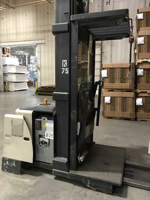 2004 Crown SP3020-30 Order Picker; Denver, CO - ORDER PICKER