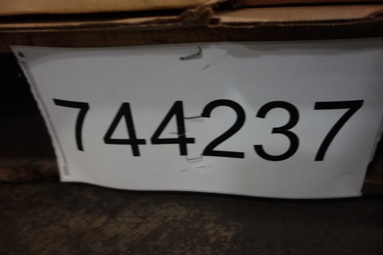 1 PALLET OF ASSORTED ELECTRICAL SERVO MOTOR, CABLES, PUSHBUTTONS, MODULES, BULBS- ALEN BRADLEY, OMRON, SQUARE D - ELECTRICAL COMPONENTS