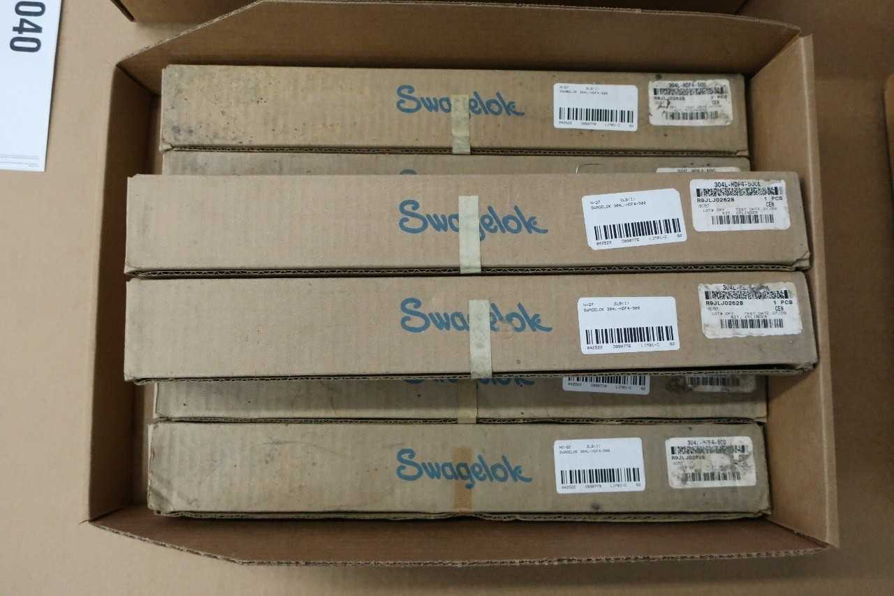 LOT OF ASSORTED SWAGELOK FITTINGS - PROCESS EQUIPMENT
