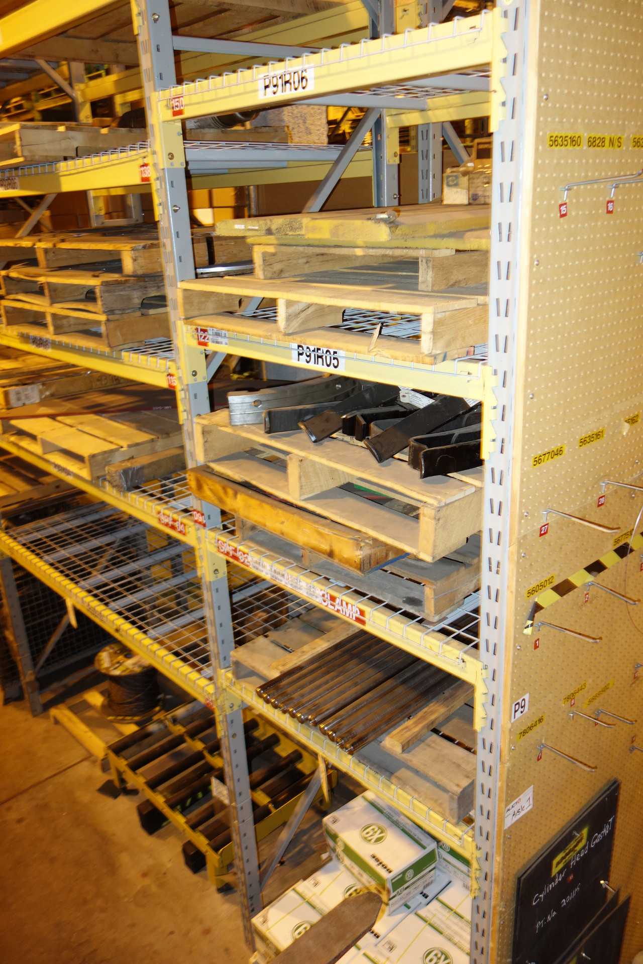 CONTENTS OF 4 UPRIGHT RACKING SECTIONS, TUBES - INDUSTRIAL PARTS