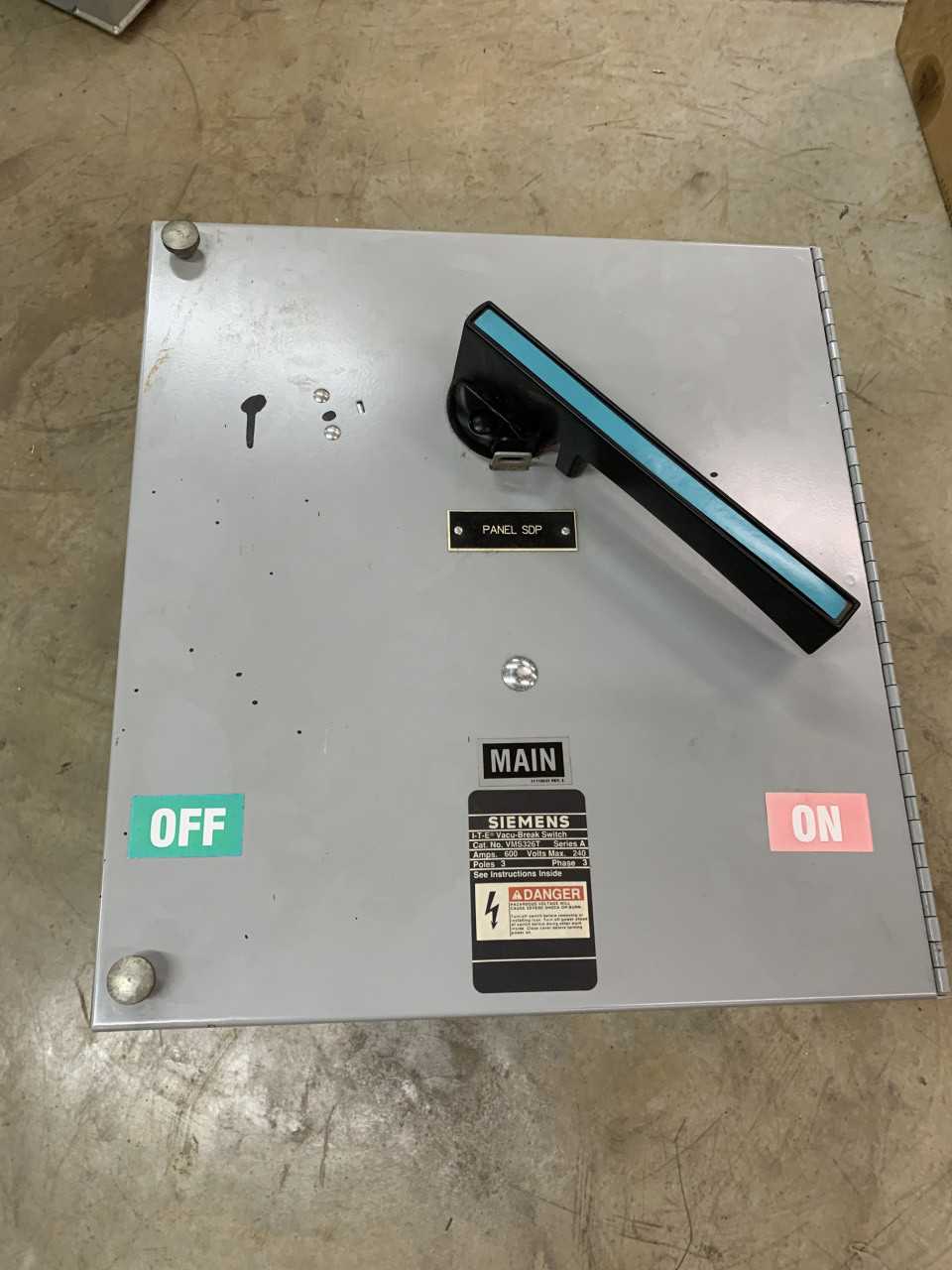 USED SIEMENS 600AMP I-T-E VACU-BREAK SWITCH VMS326T - AUTOMATION & CONTROLS