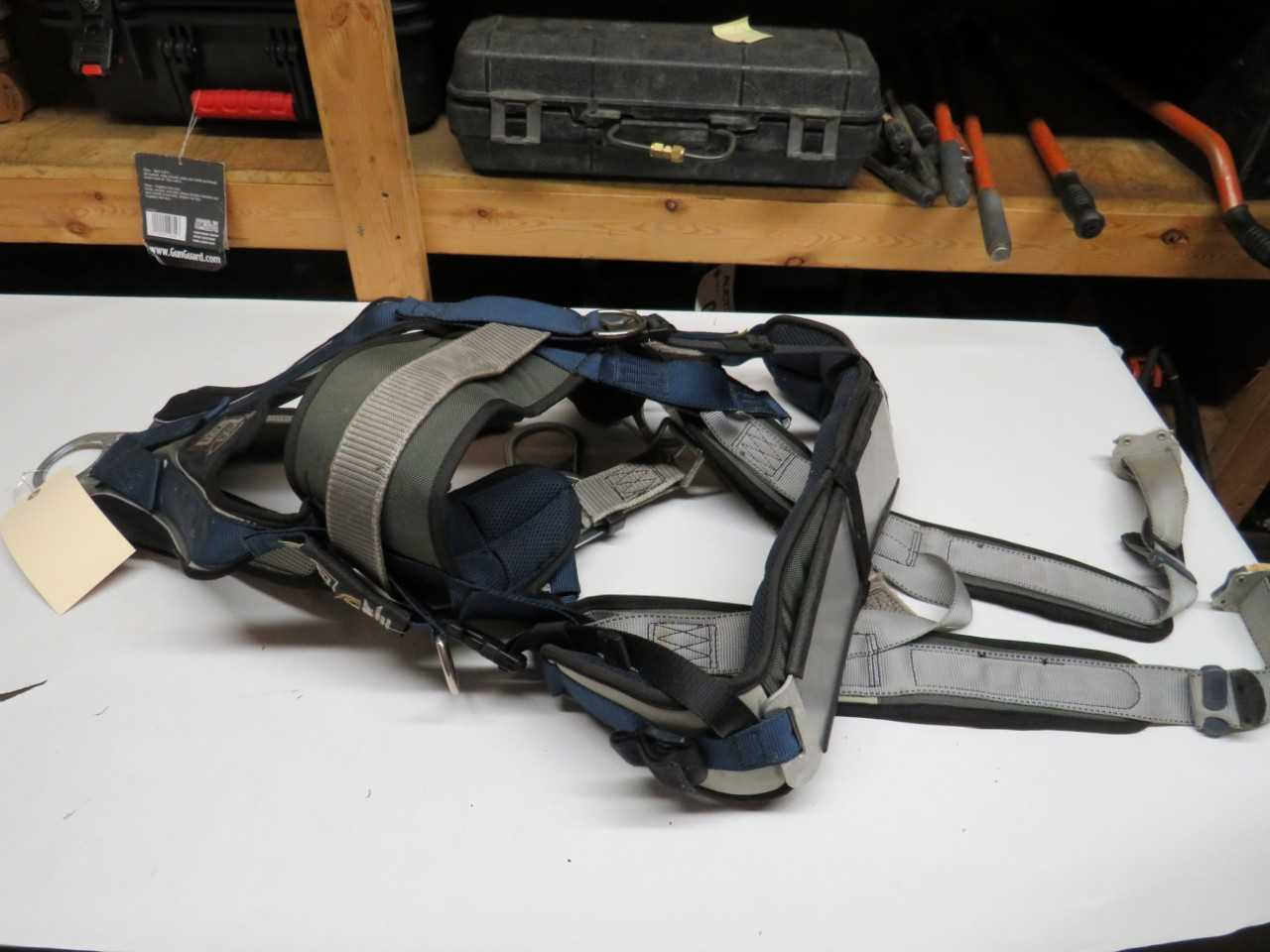 MEDIUM SALA EXOFIT MODEL 1108651C TOWER HARNESS - SAFETY EQUIPMENT