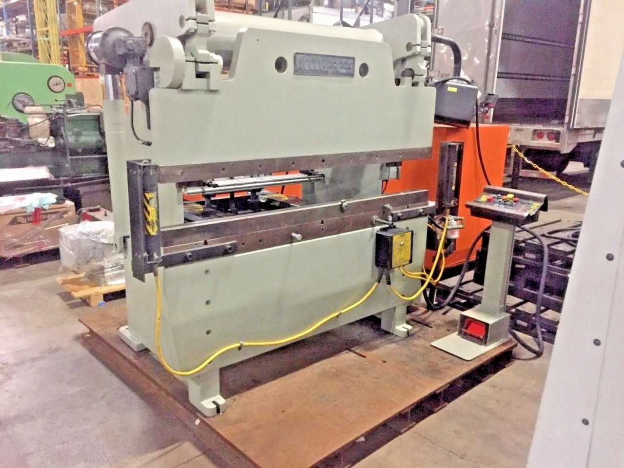 Accurpress 60 Ton x 6ft Press Brake, Model 7606. Needs some work! - PRESS BRAKES