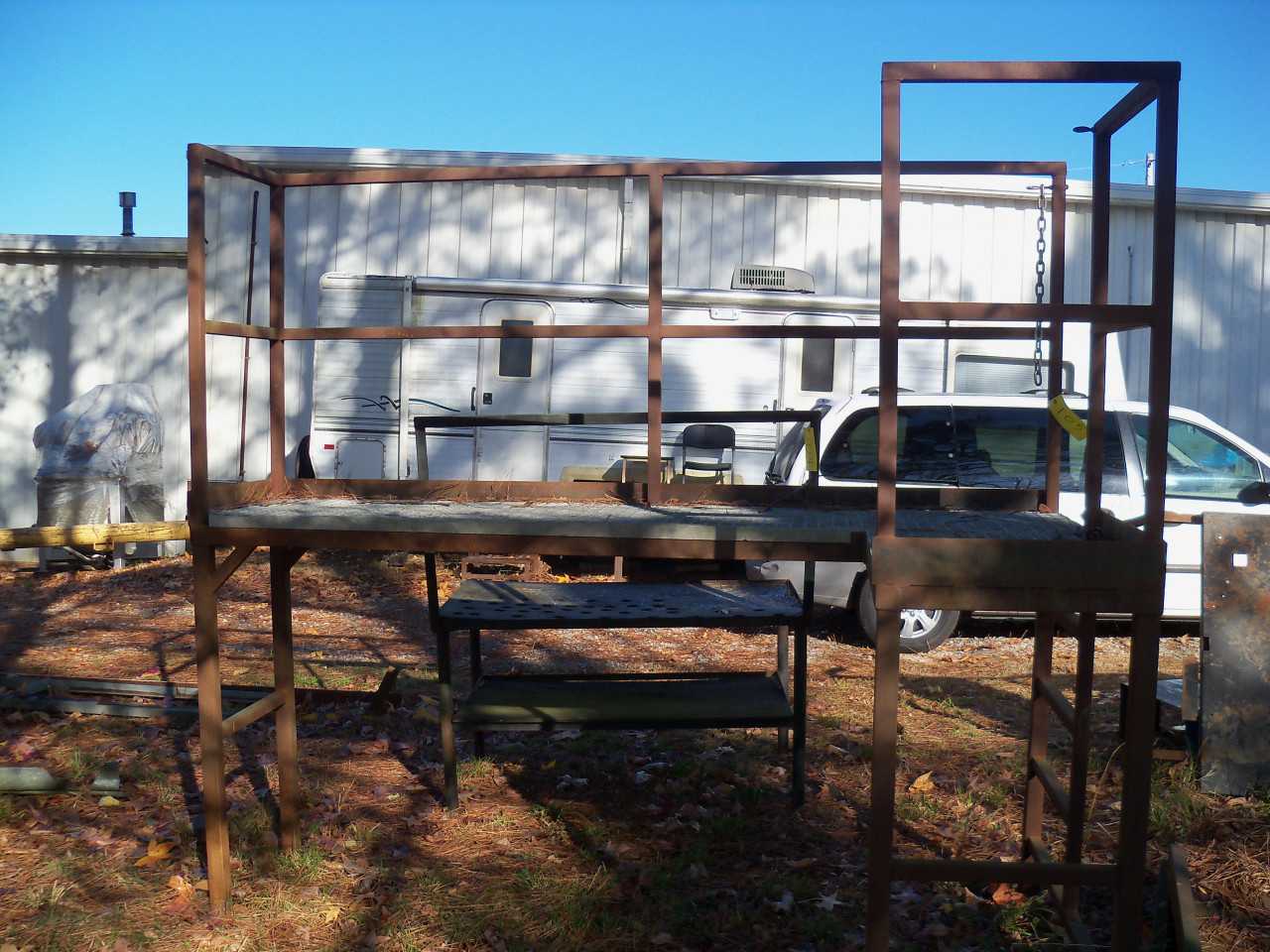 Metal PLATFORM stand with ladder - MATERIAL HANDLING
